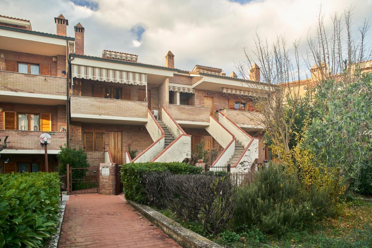 Appartement Little Brick House On Siena Hills With Balconies Extérieur photo