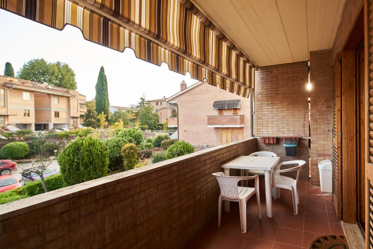 Appartement Little Brick House On Siena Hills With Balconies Extérieur photo